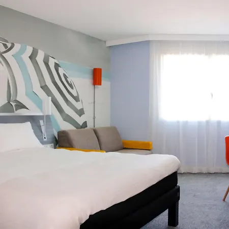 Hotel Ibis Styles Toulon Sur 3*