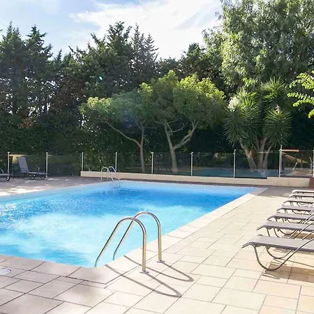 Hotel Ibis Styles Toulon Sur 3*