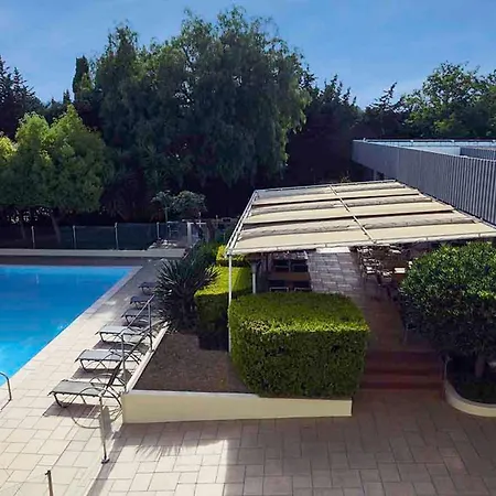 Ibis Styles Toulon Sur Hotel 3*