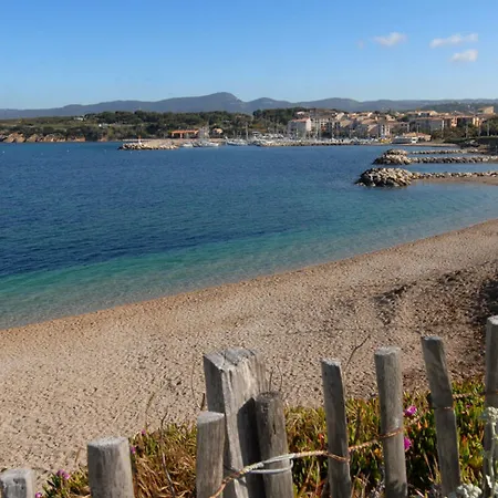 Hotel Ibis Styles Toulon Sur 3*