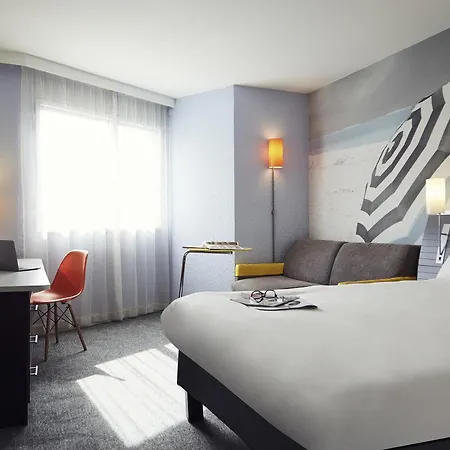 Ibis Styles Toulon Sur Hotel 3*