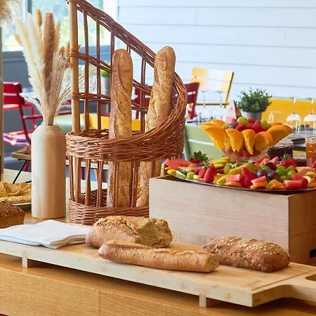 Ibis Styles Toulon Sur 3*