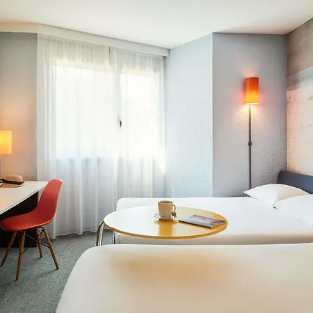 Ibis Styles Toulon Sur Hotel 3*