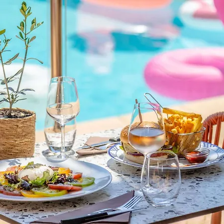 Hotel Ibis Styles Toulon Sur 3*