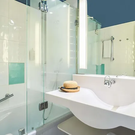 Ibis Styles Toulon Sur Hotel
