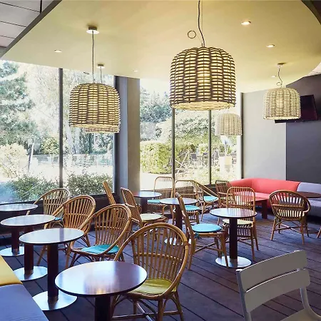 Hotel Ibis Styles Toulon Sur 3*