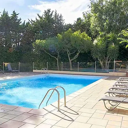 Hotel Ibis Styles Toulon Sur 3*