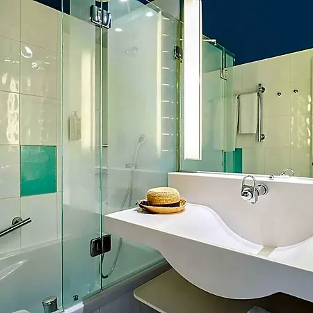 Hotel Ibis Styles Toulon Sur 3*