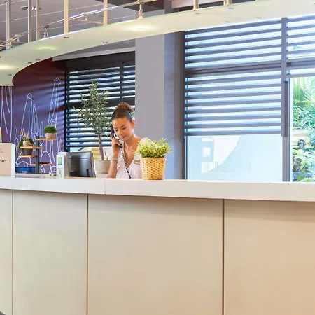Ibis Styles Toulon Sur 3*