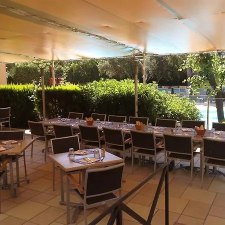 Ibis Styles Toulon Sur Hotel 3*
