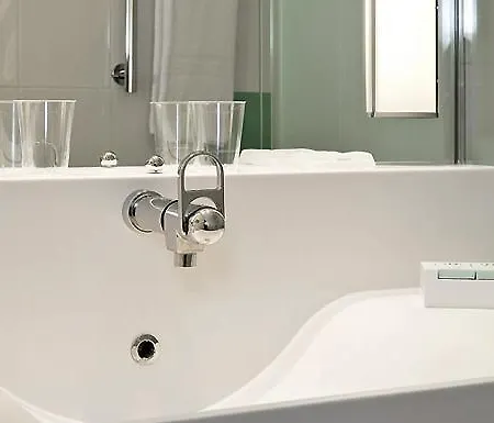 Ibis Styles Toulon Sur Hotel 3*