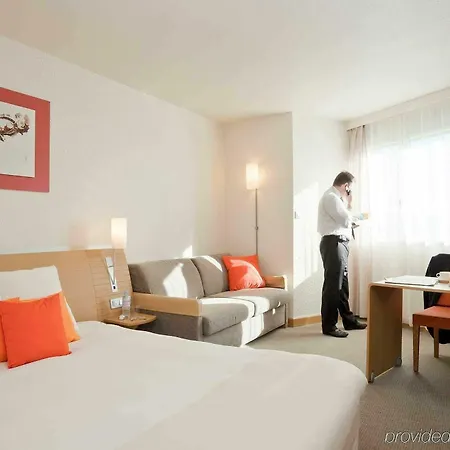 Ibis Styles Toulon Sur 3*